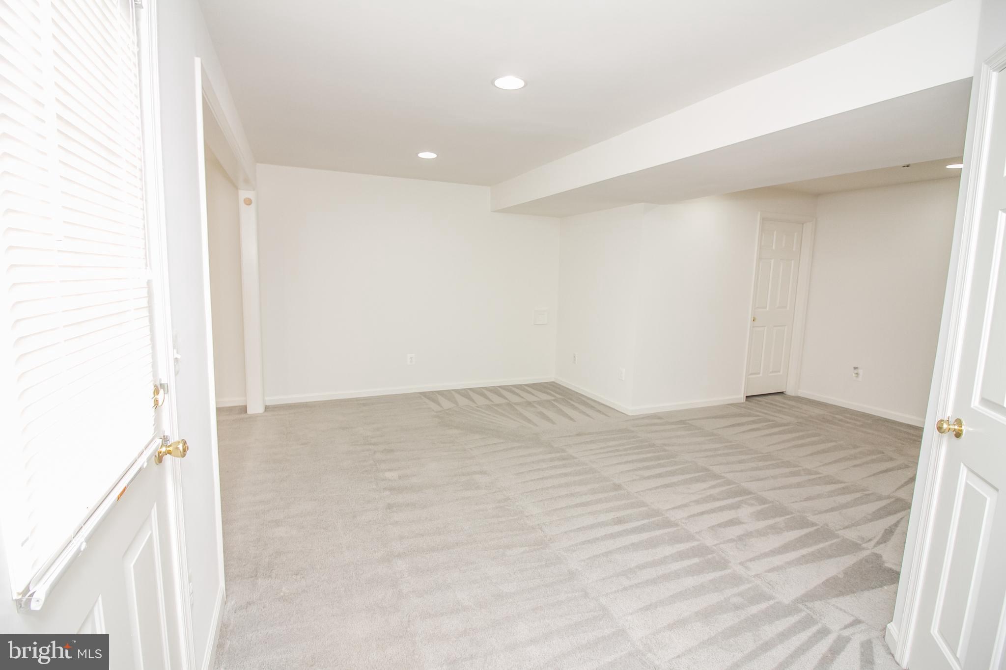 LAKELAND PLACE - Residential