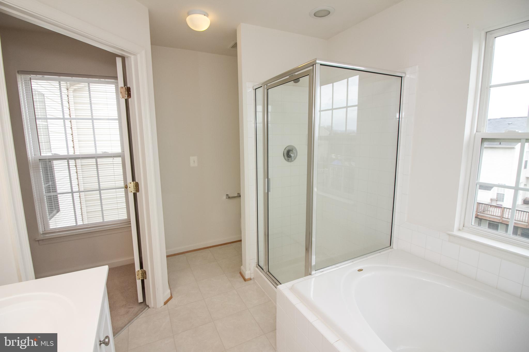 LAKELAND PLACE - Residential