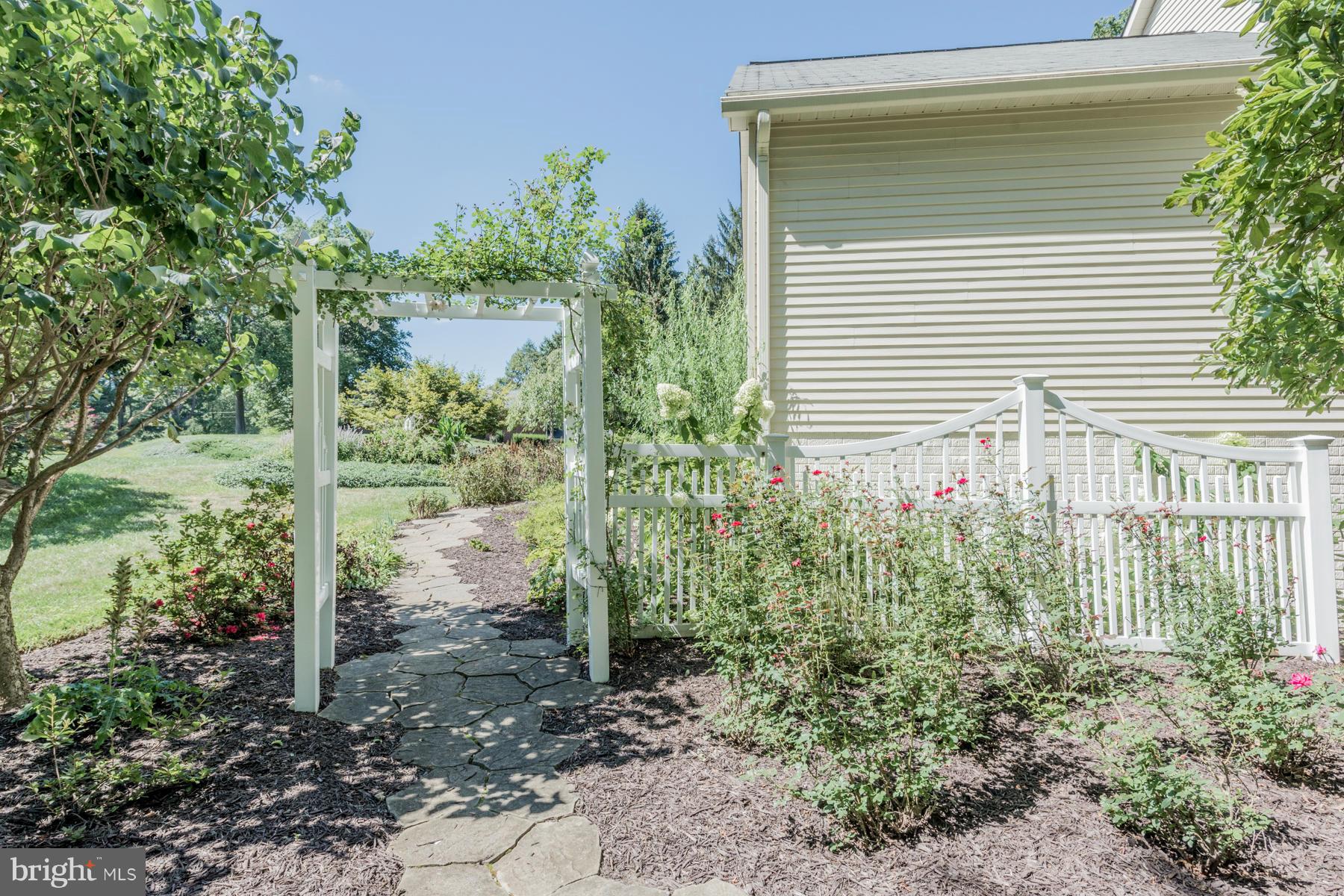 HOWARD HEIGHTS - Residential