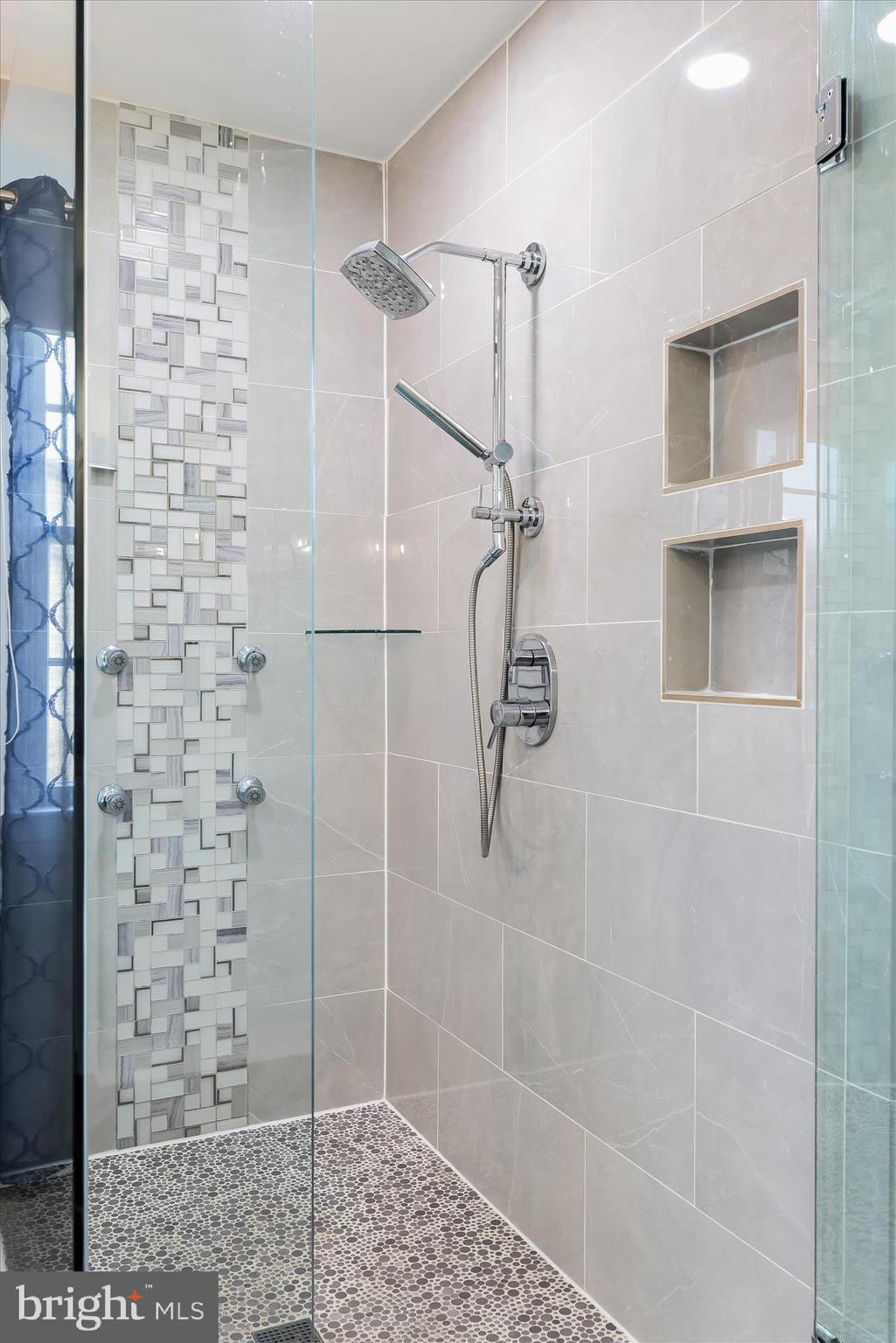 VELVET HILLS - Residential