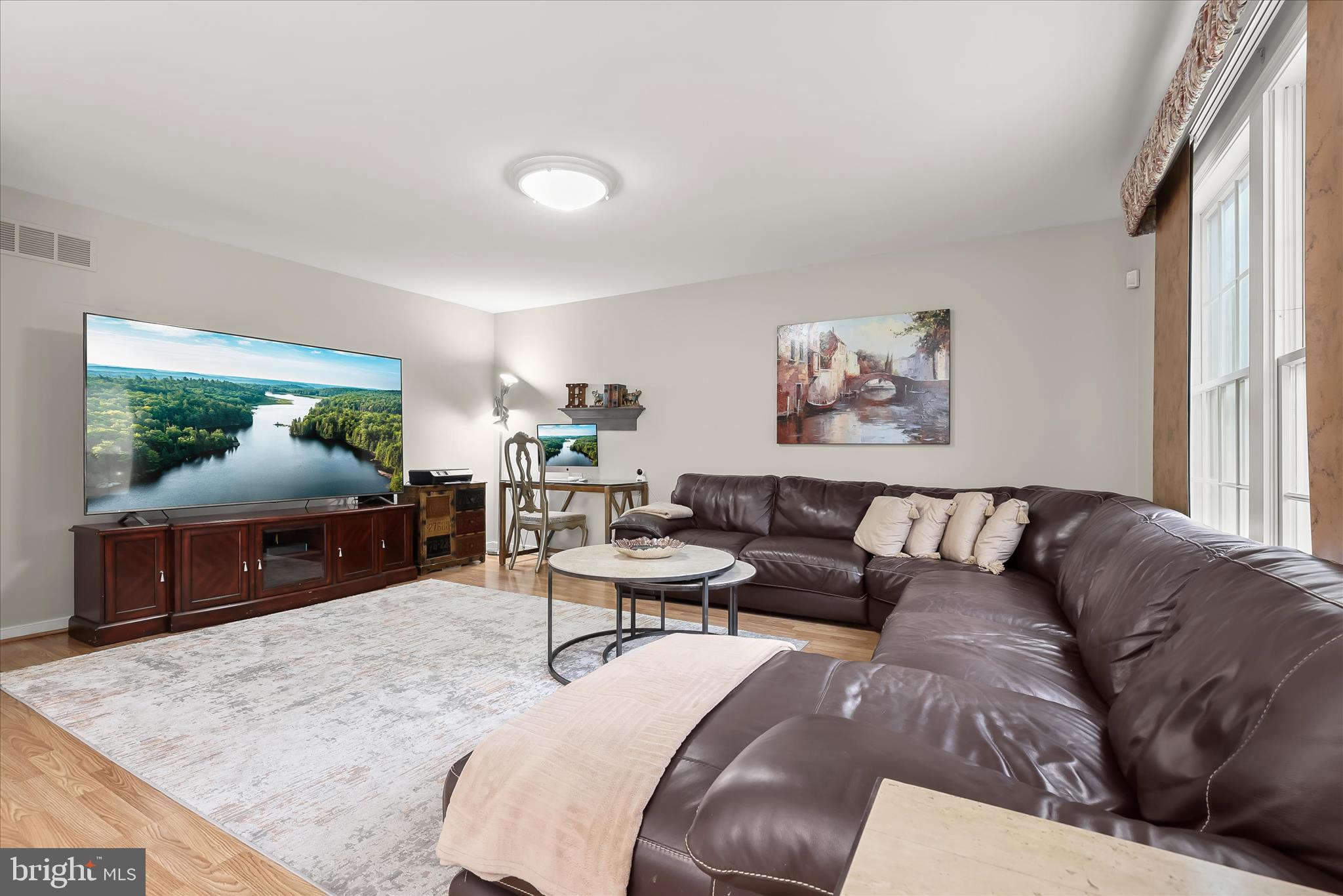 VELVET HILLS - Residential