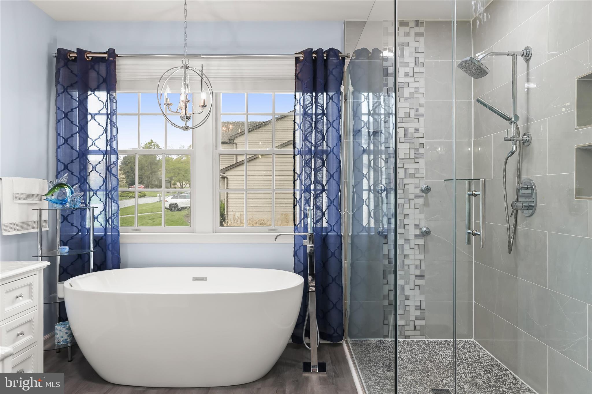 VELVET HILLS - Residential