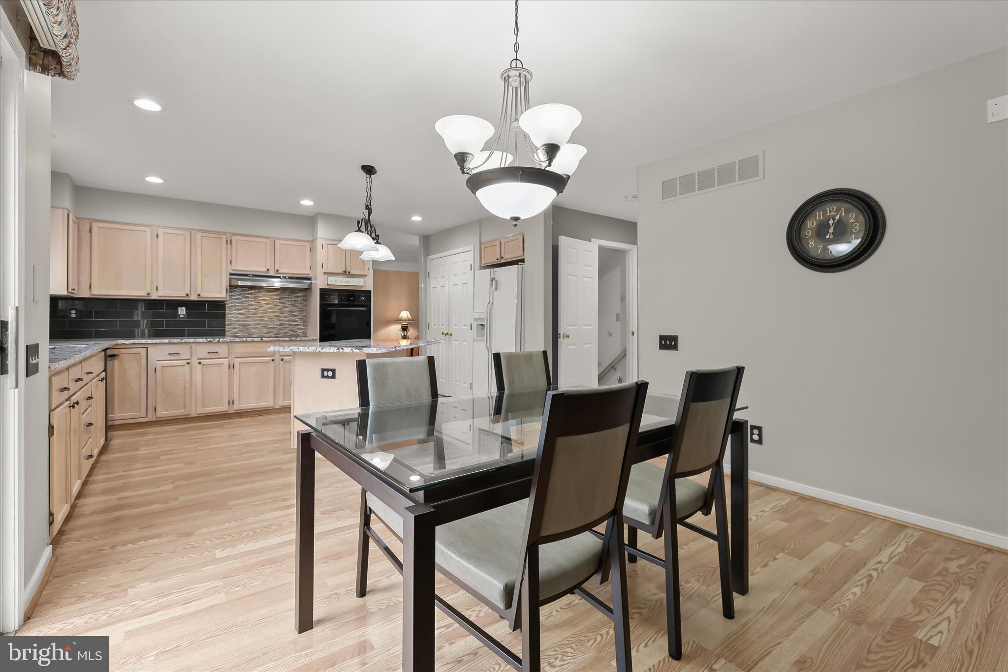 VELVET HILLS - Residential