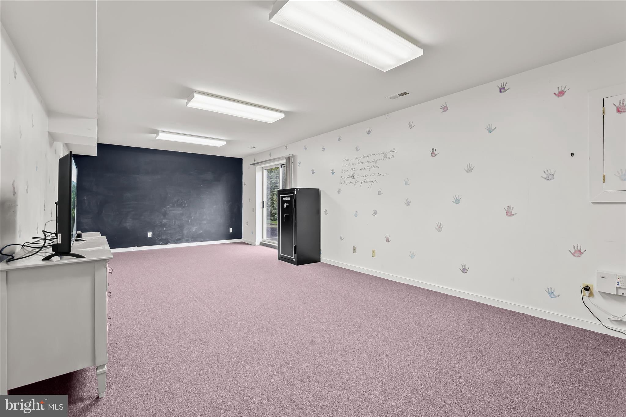 VELVET HILLS - Residential