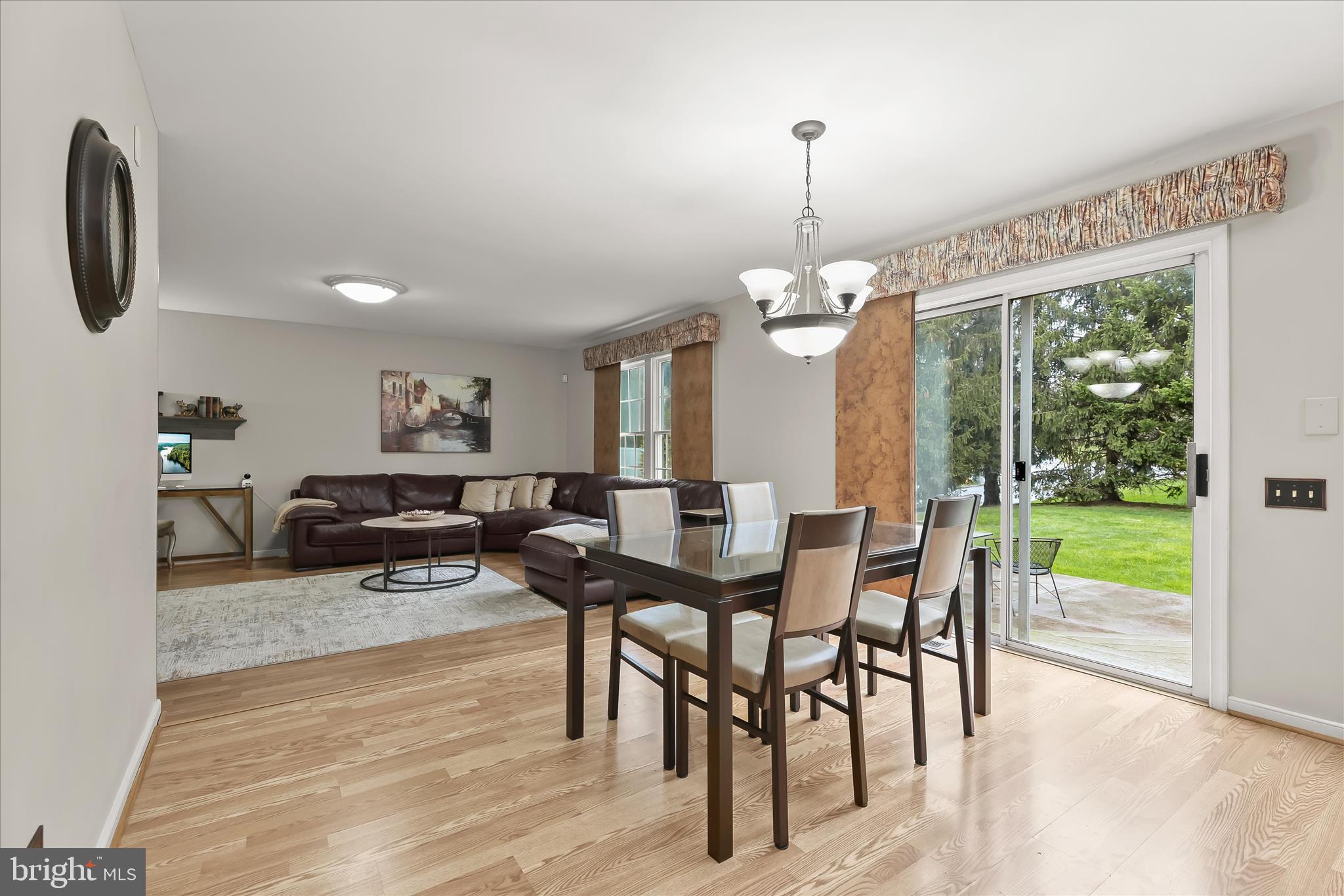 VELVET HILLS - Residential