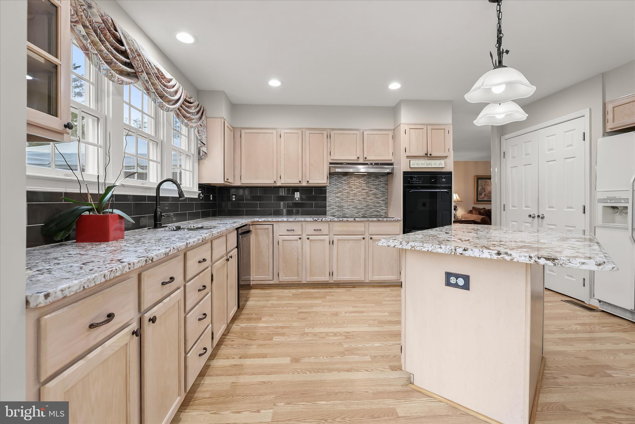 VELVET HILLS - Residential