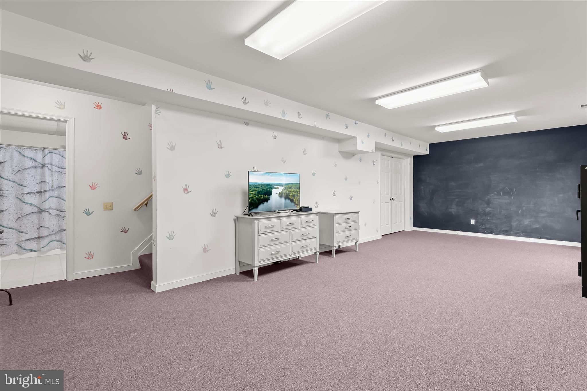 VELVET HILLS - Residential