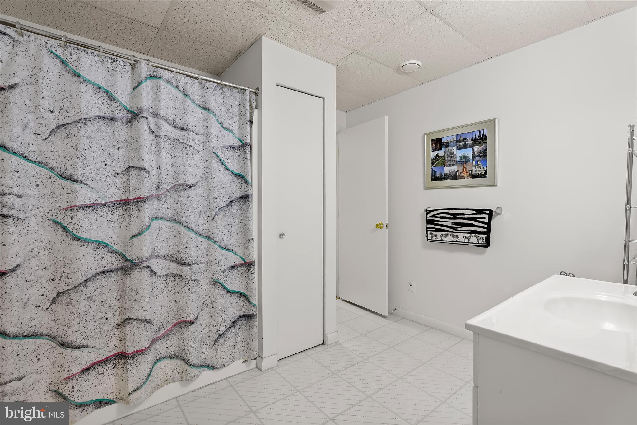 VELVET HILLS - Residential