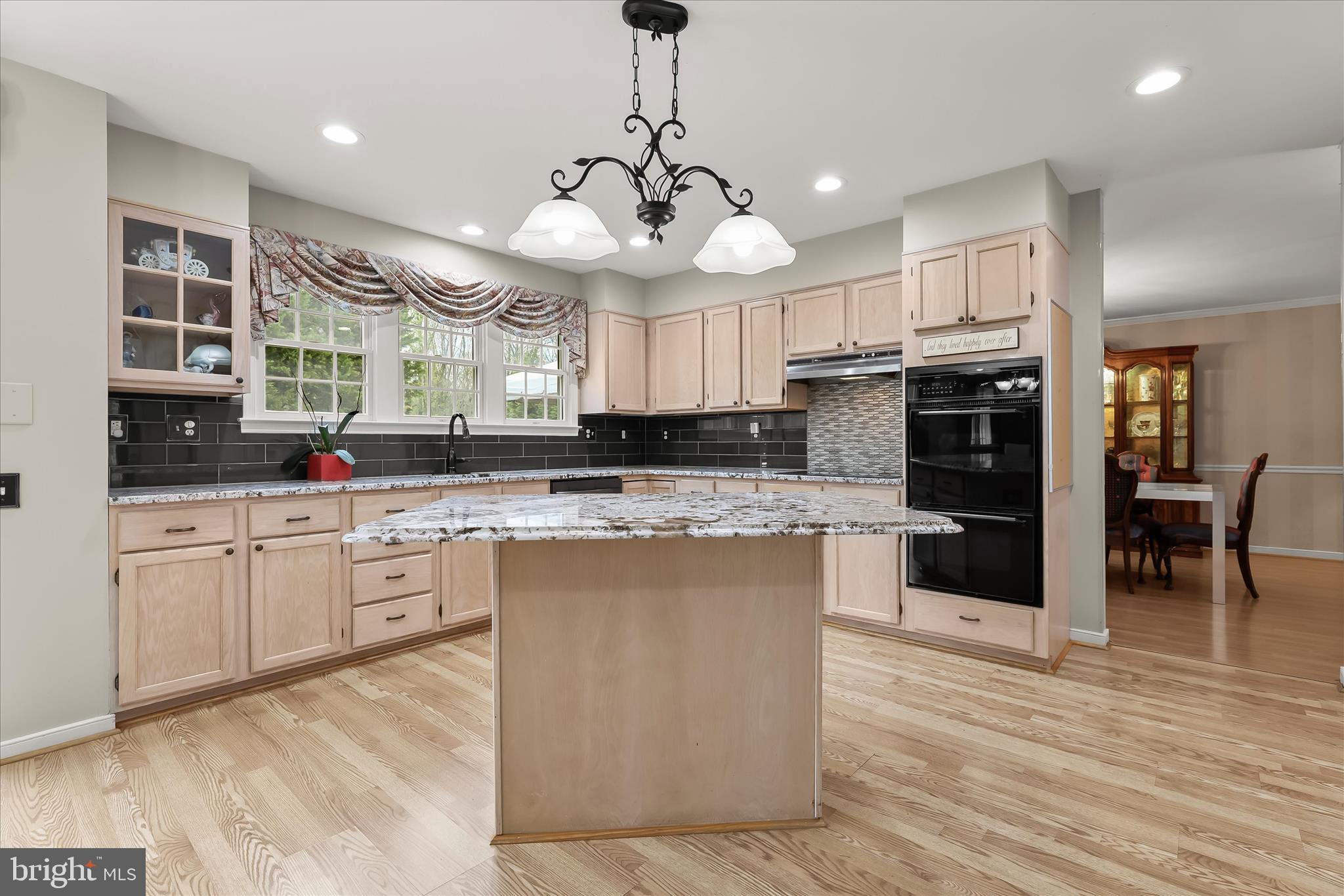 VELVET HILLS - Residential