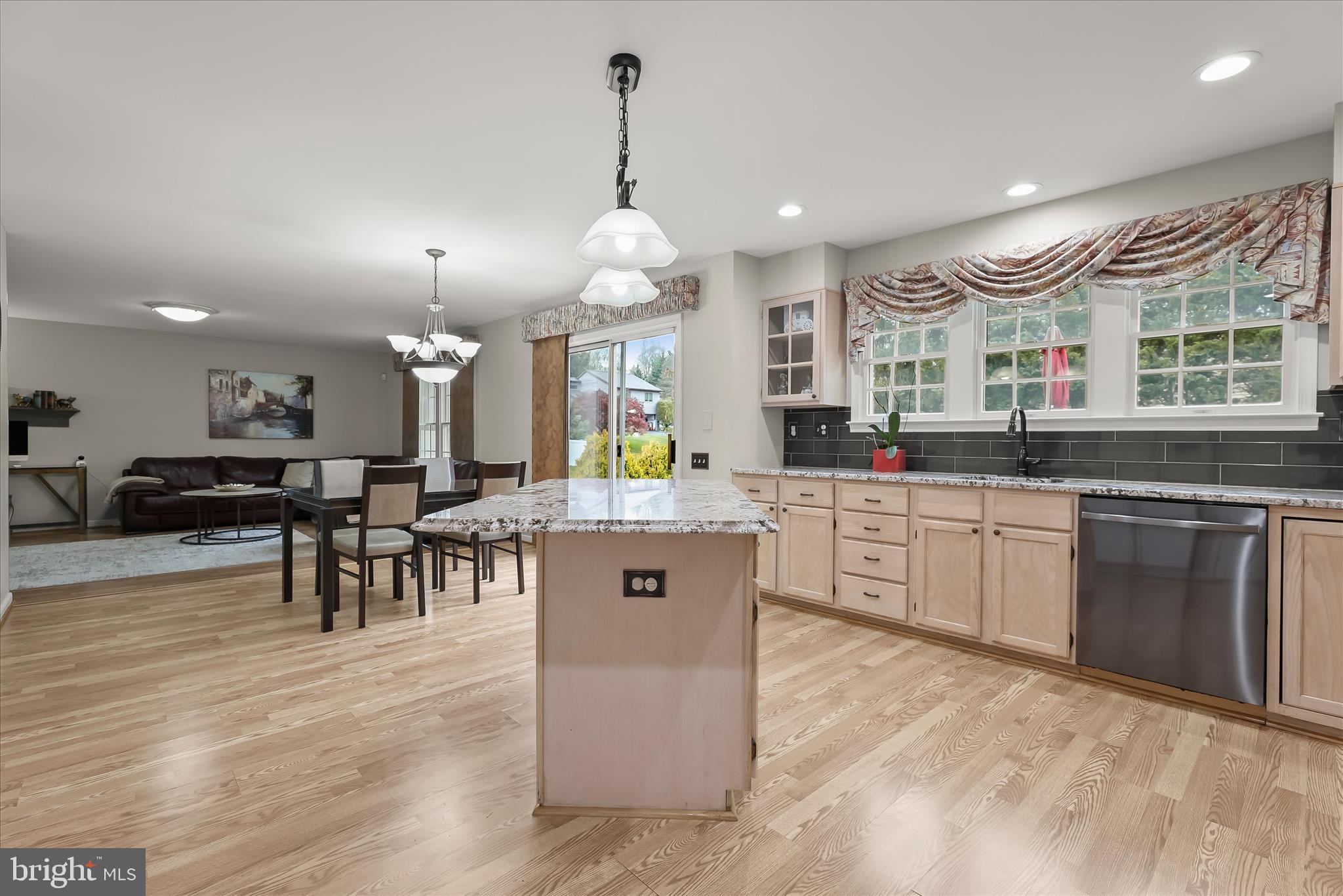 VELVET HILLS - Residential