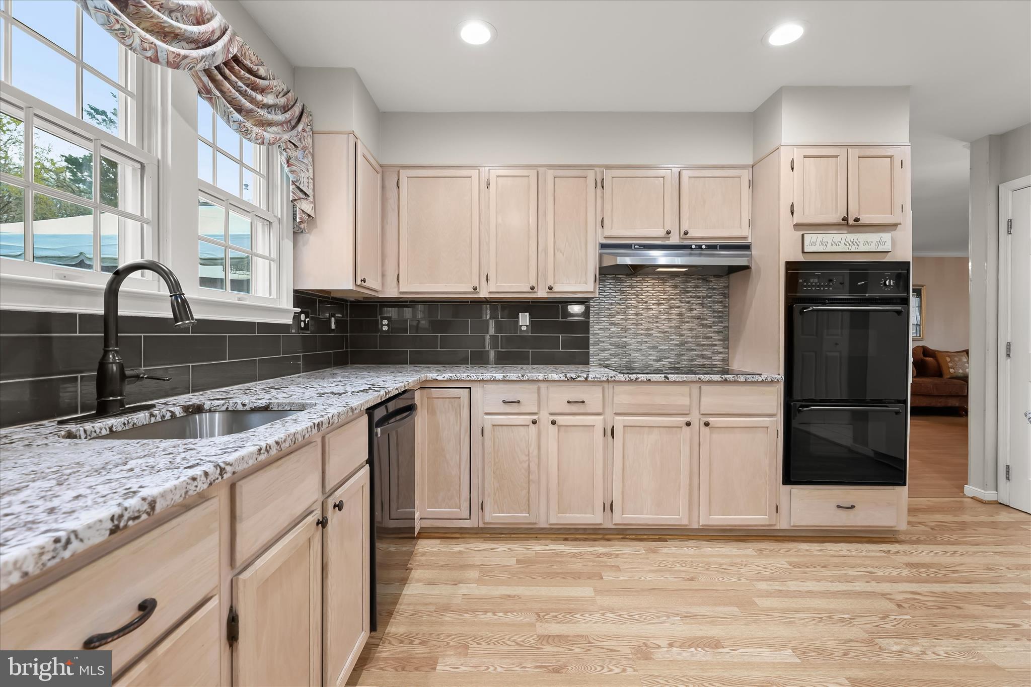 VELVET HILLS - Residential