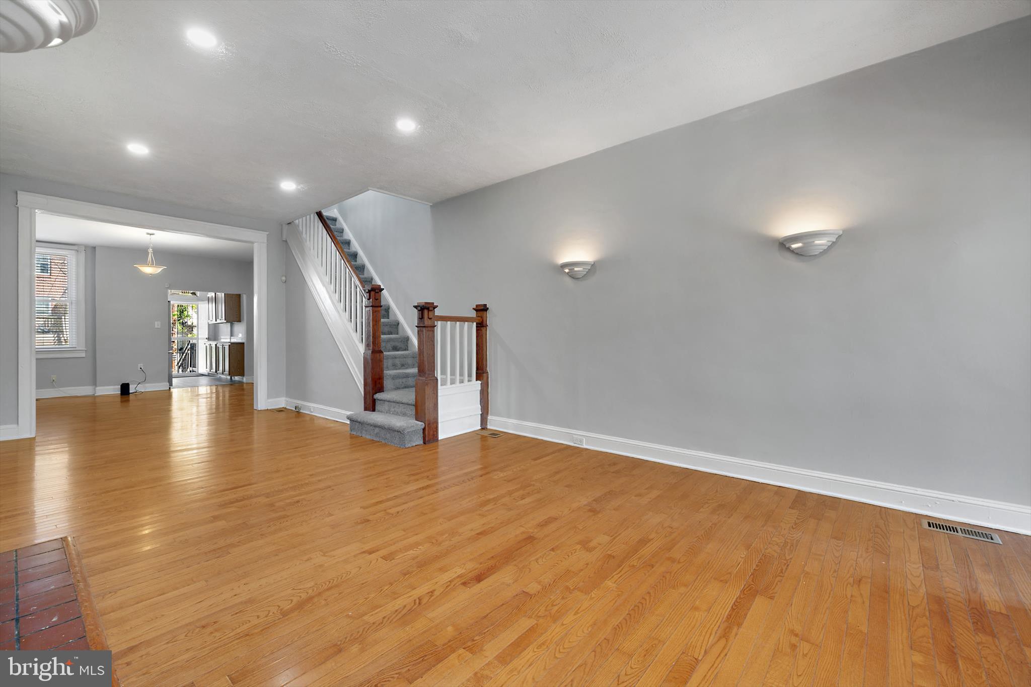 COLD SPRING NEWTOWN - Residential