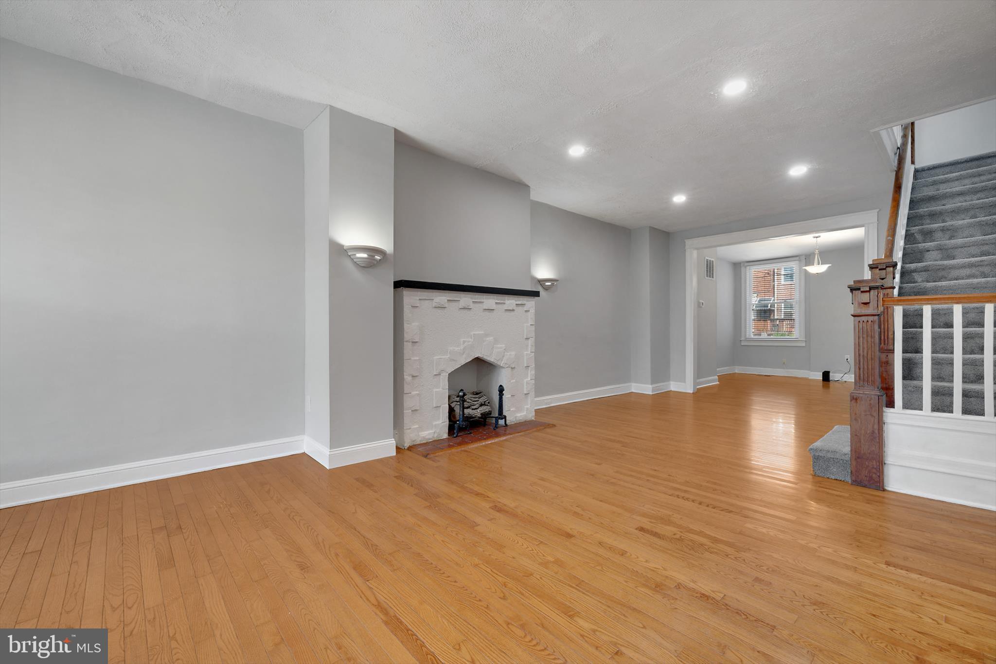 COLD SPRING NEWTOWN - Residential