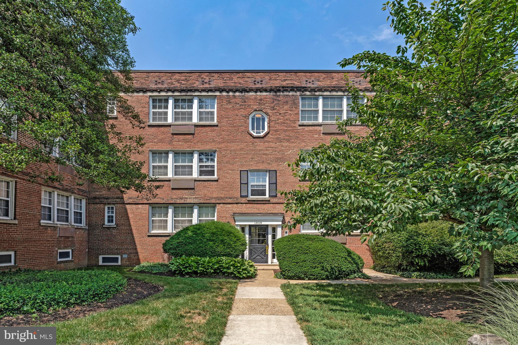 1808 W ABINGDON DRIVE 301