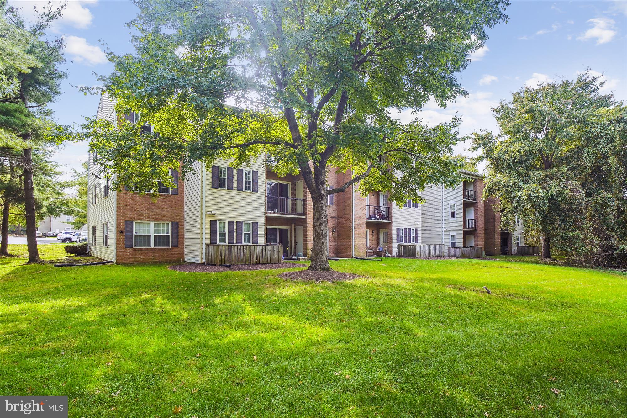 FLOWER HILL - Residential Lease