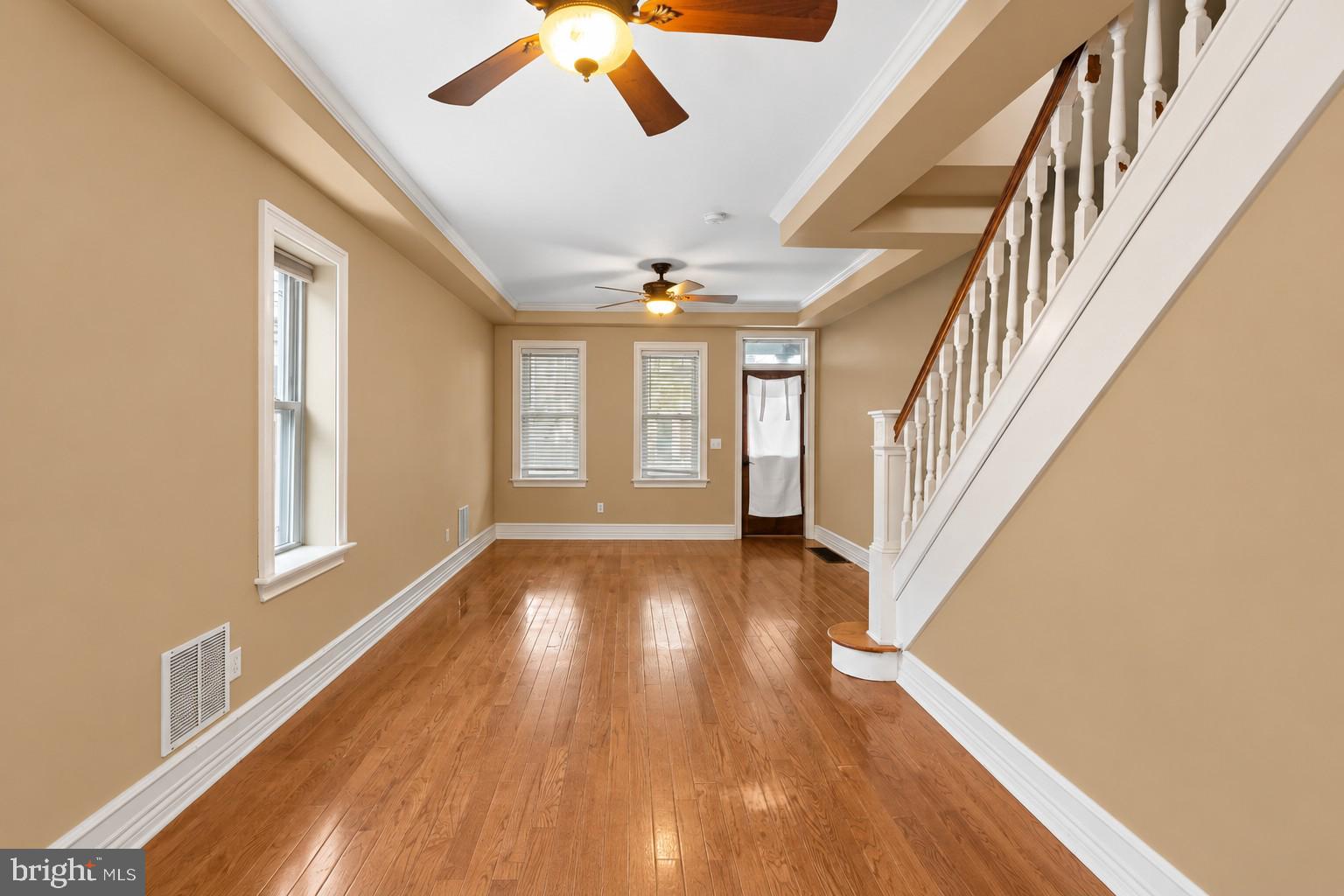 2 E COLLINGS AVENUE