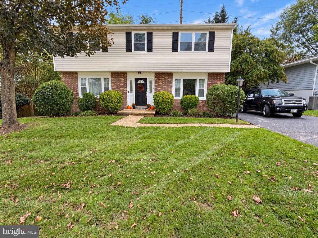 Photo of 355 Majesty Gln Gln, GLEN BURNIE, MD 21061 (MLS # MDAA2159358)