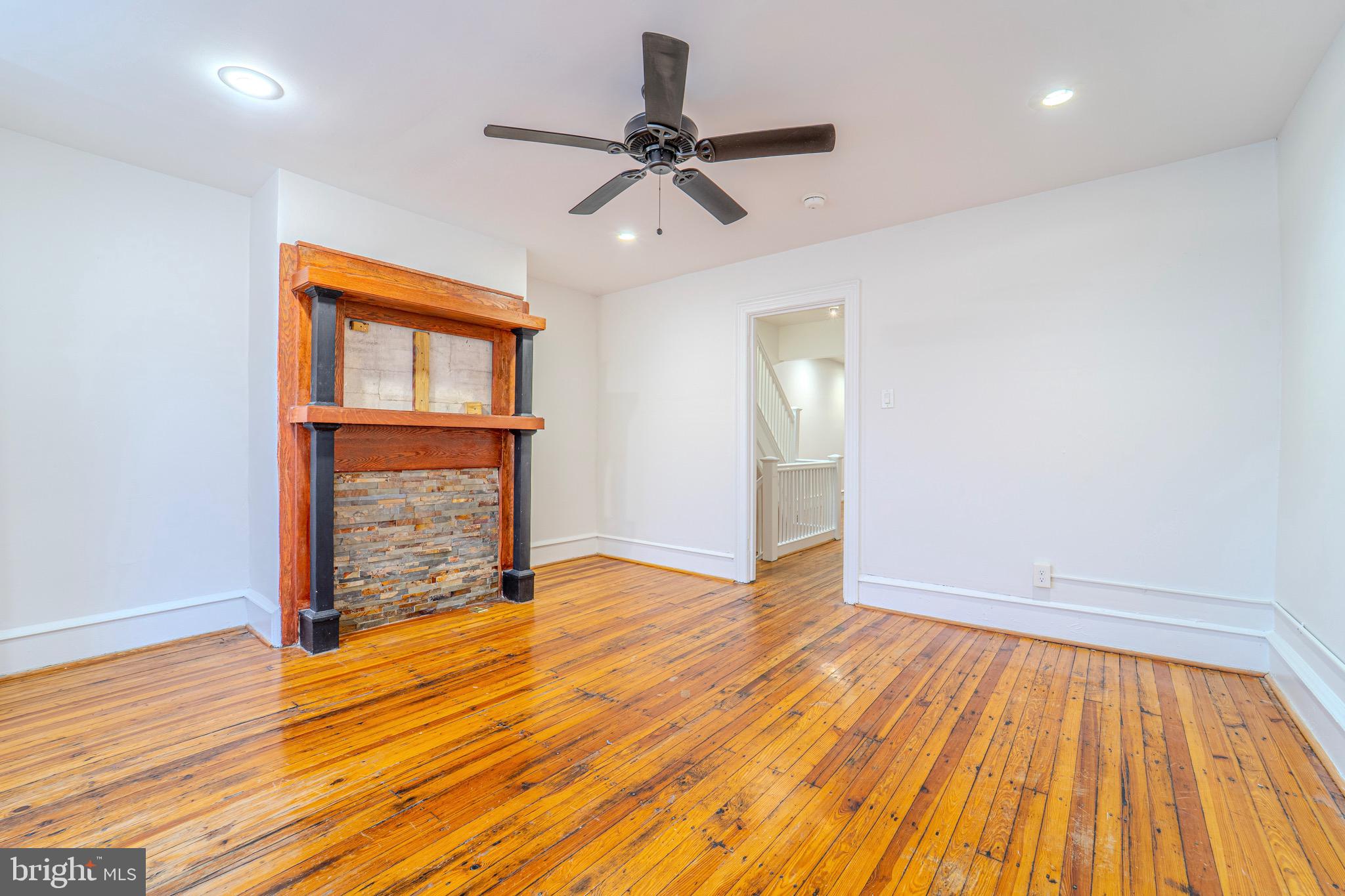 UNIVERSITY CITY - Residential Lease