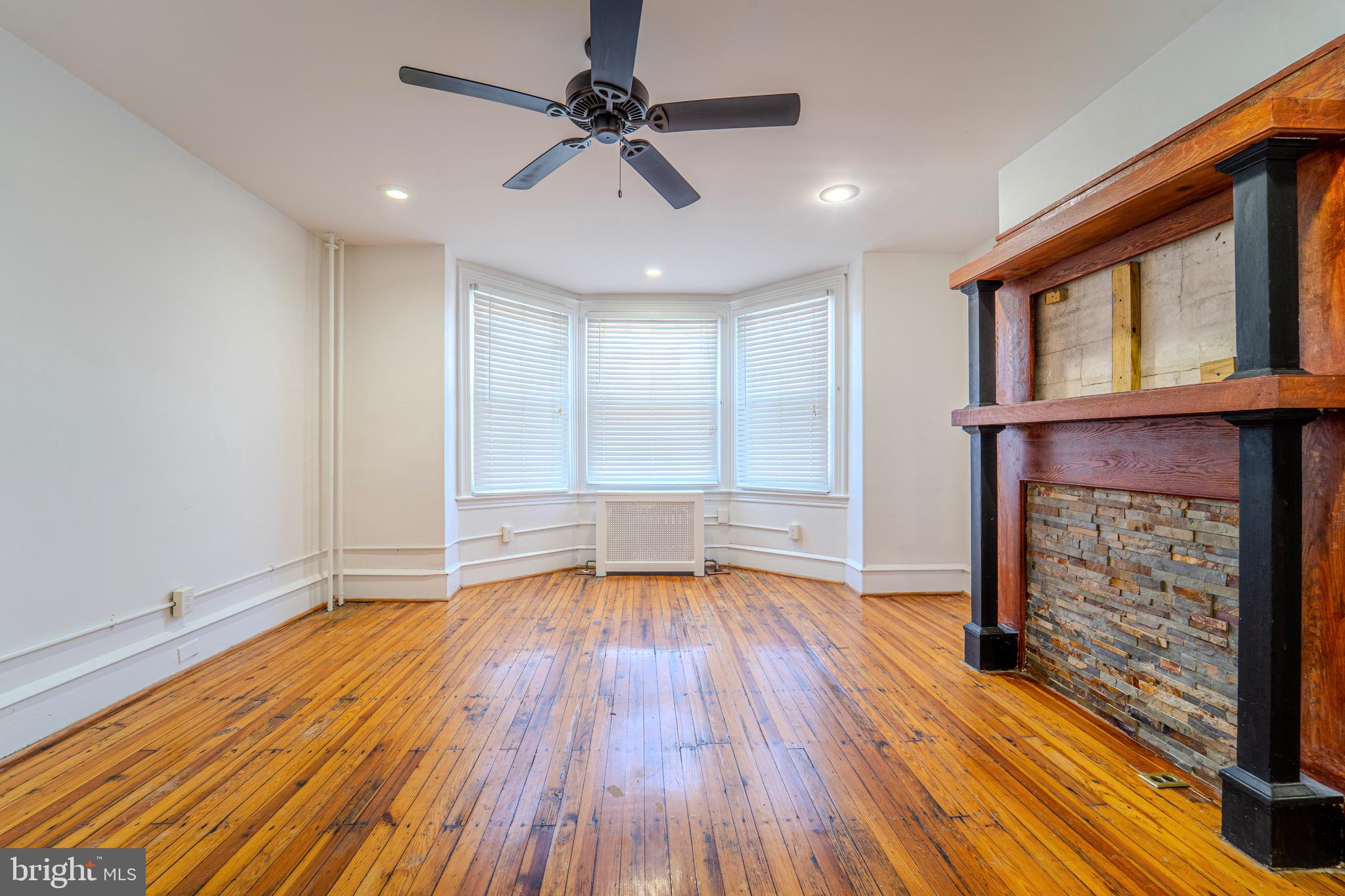 UNIVERSITY CITY - Residential Lease