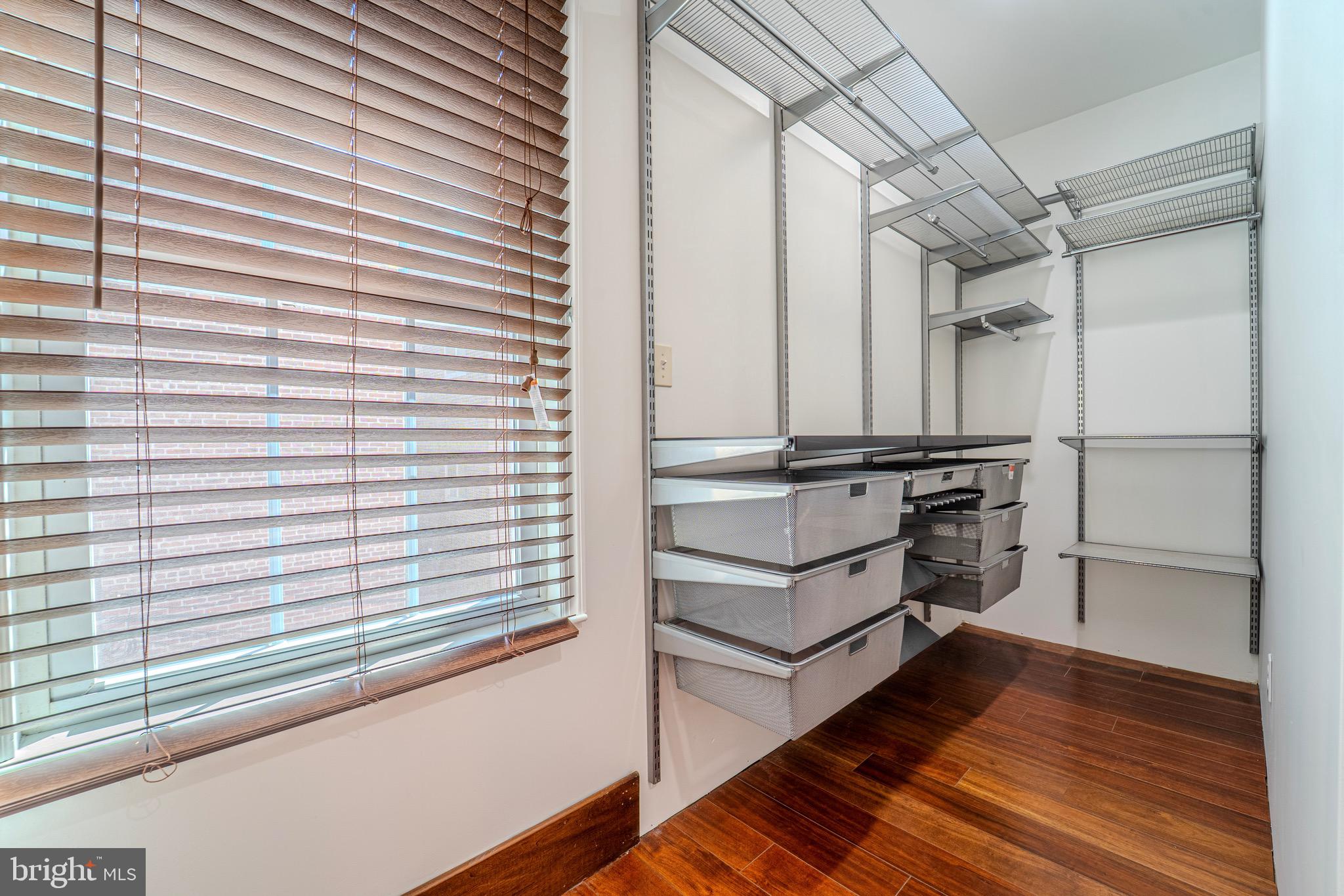 UNIVERSITY CITY - Residential Lease