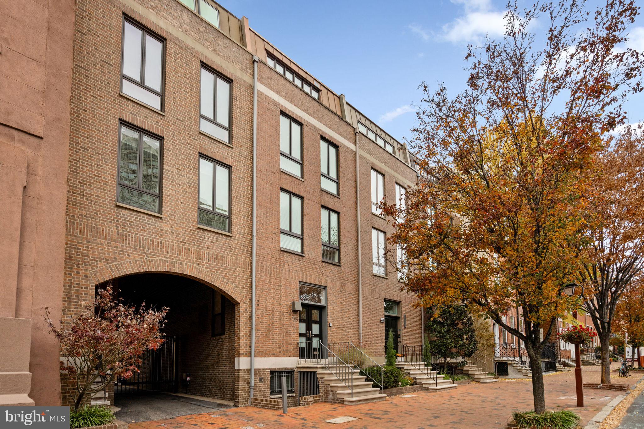 SOCIETY HILL - Residential