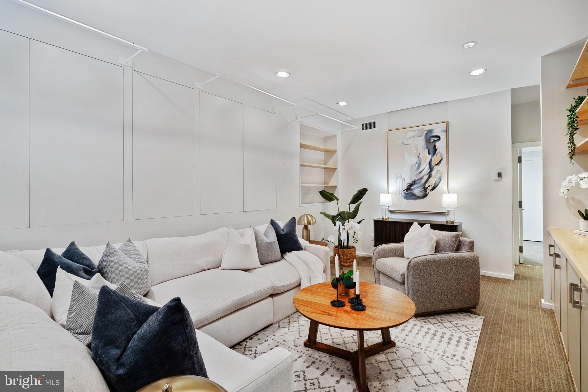 SOCIETY HILL - Residential