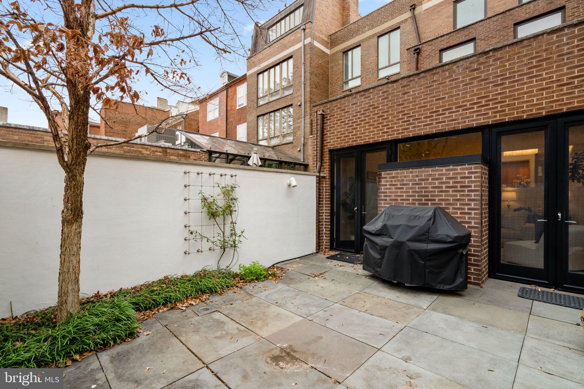 SOCIETY HILL - Residential