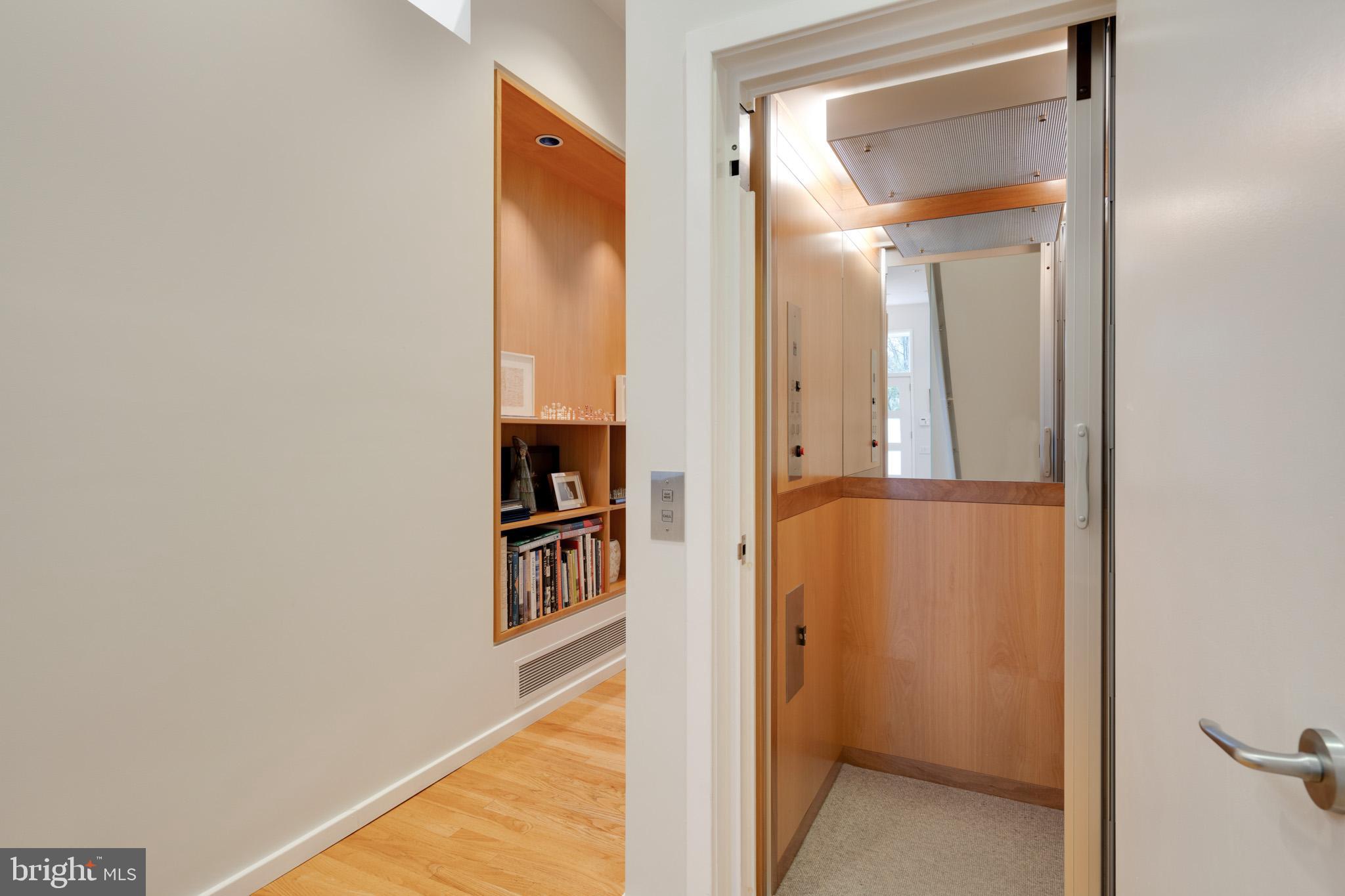 SOCIETY HILL - Residential