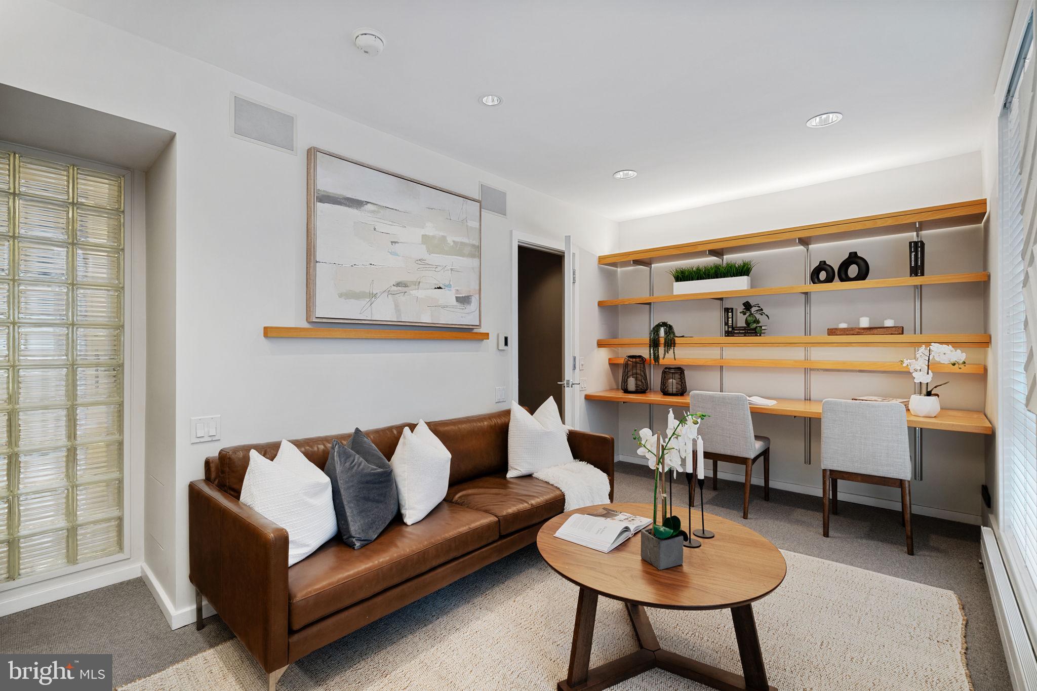 SOCIETY HILL - Residential