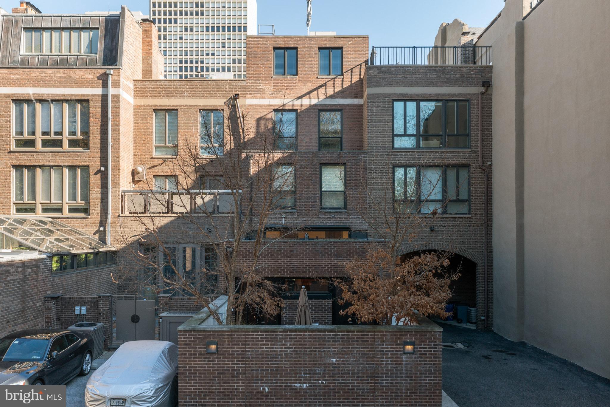 SOCIETY HILL - Residential