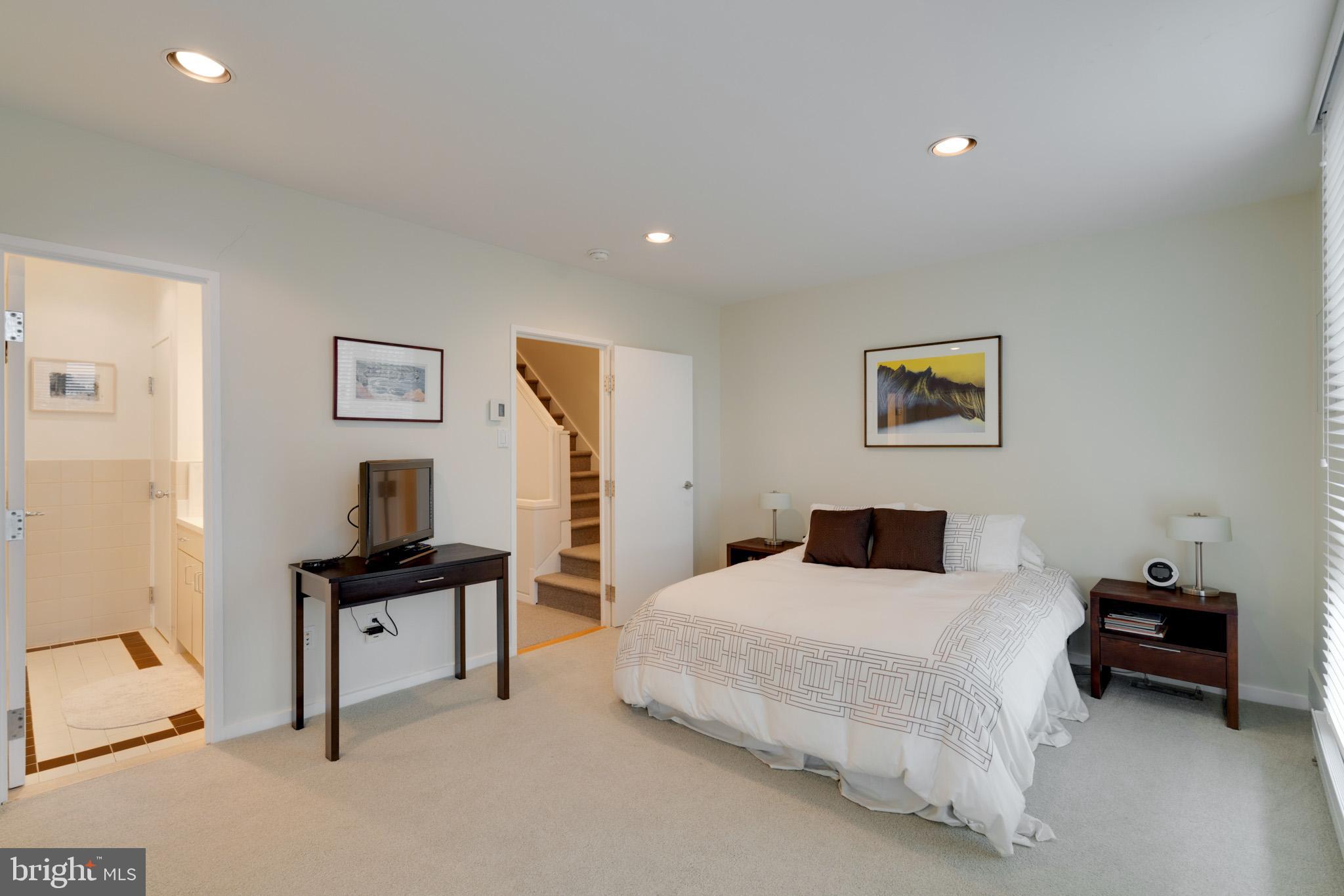 SOCIETY HILL - Residential