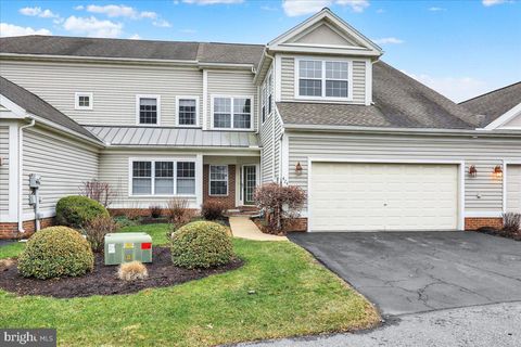 Townhouse For Sale - 424 Oak Hill Lane<br/> READING, PA 19610