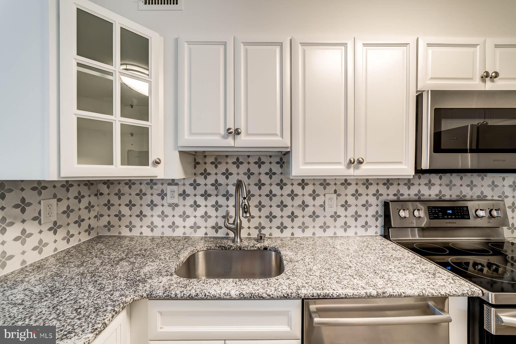 ASTORIA - Residential Lease