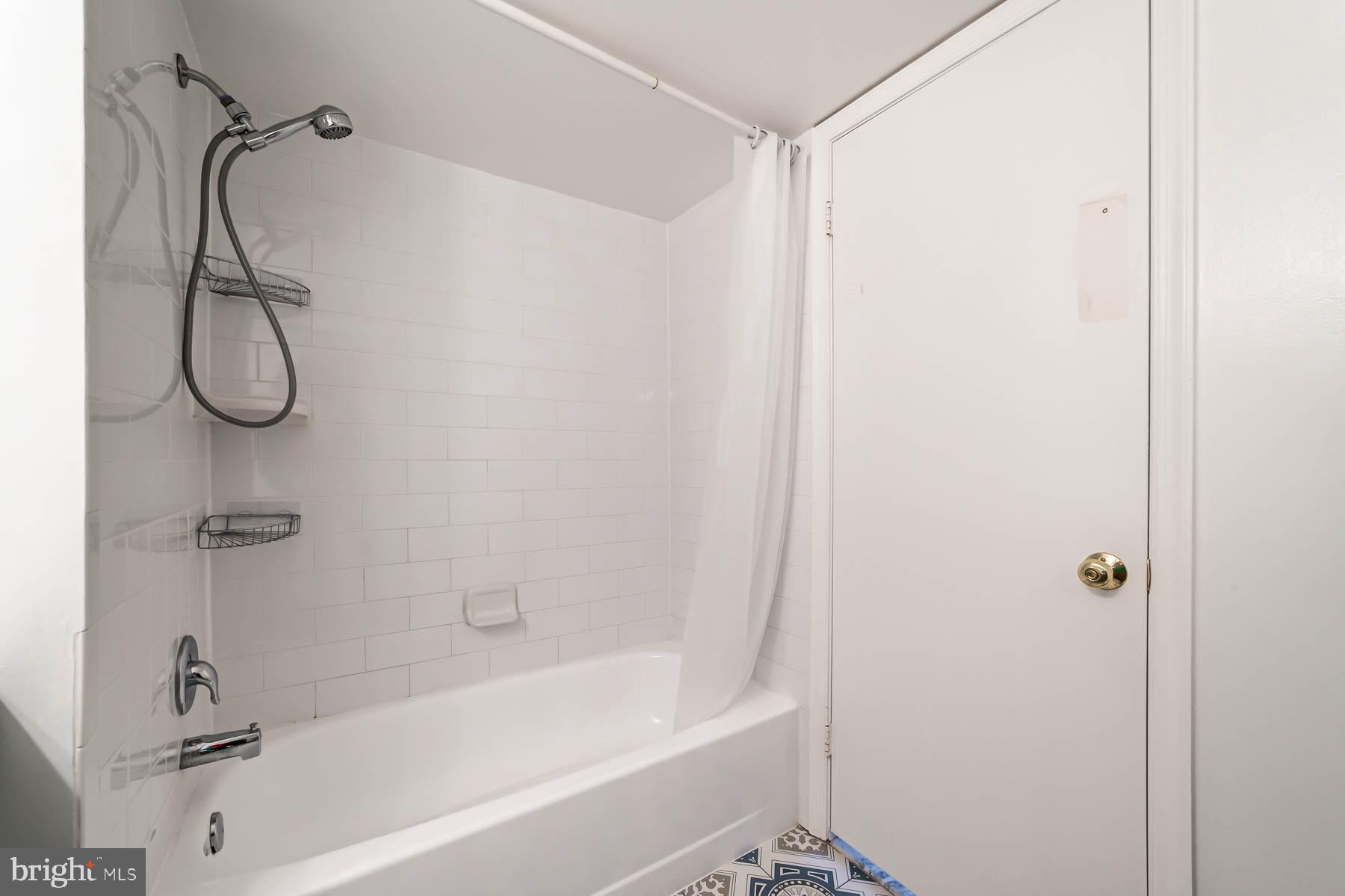 ASTORIA - Residential Lease