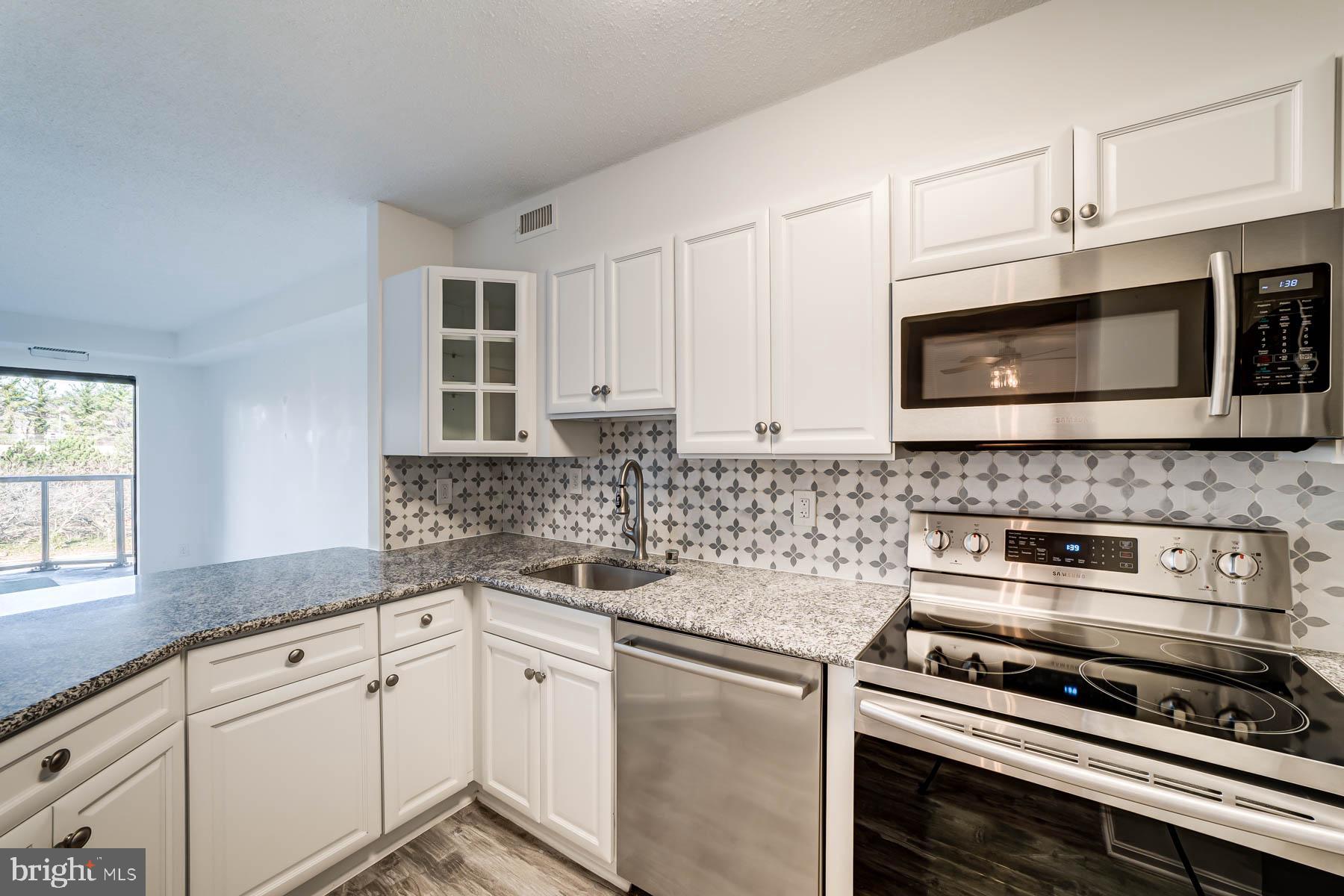 ASTORIA - Residential Lease