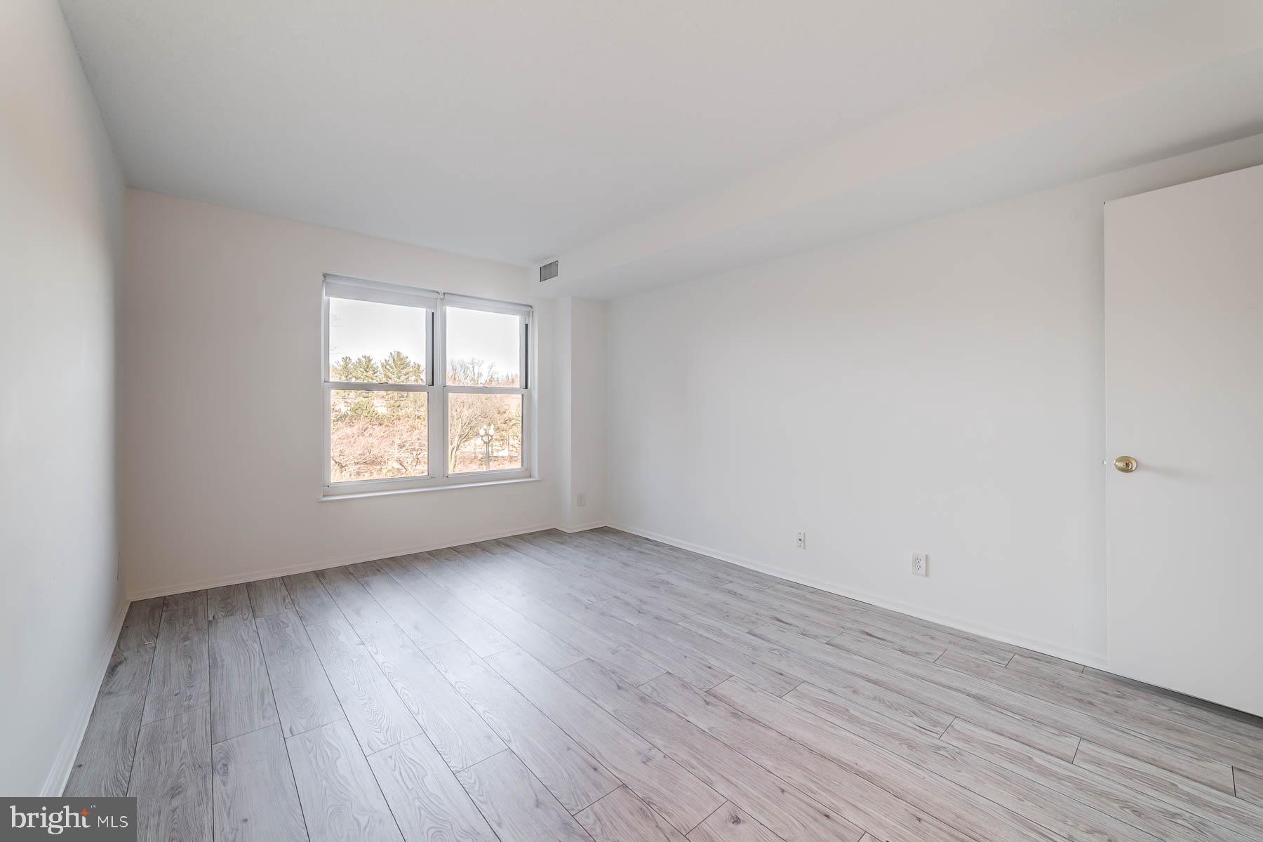 ASTORIA - Residential Lease