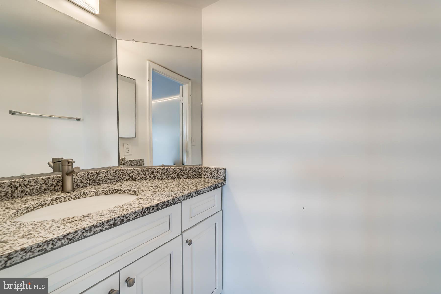 ASTORIA - Residential Lease