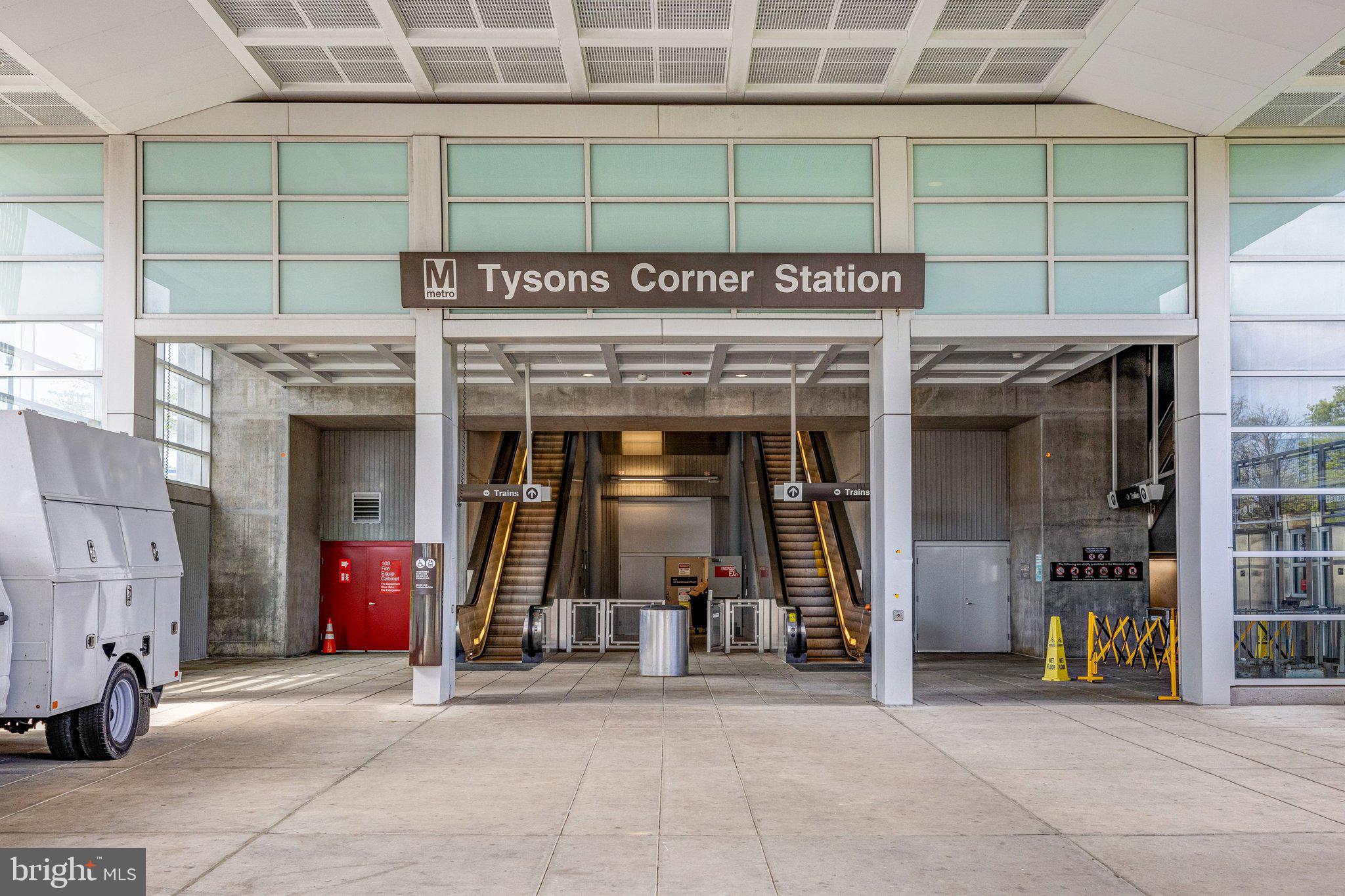 VIENNA WOODS - Residential