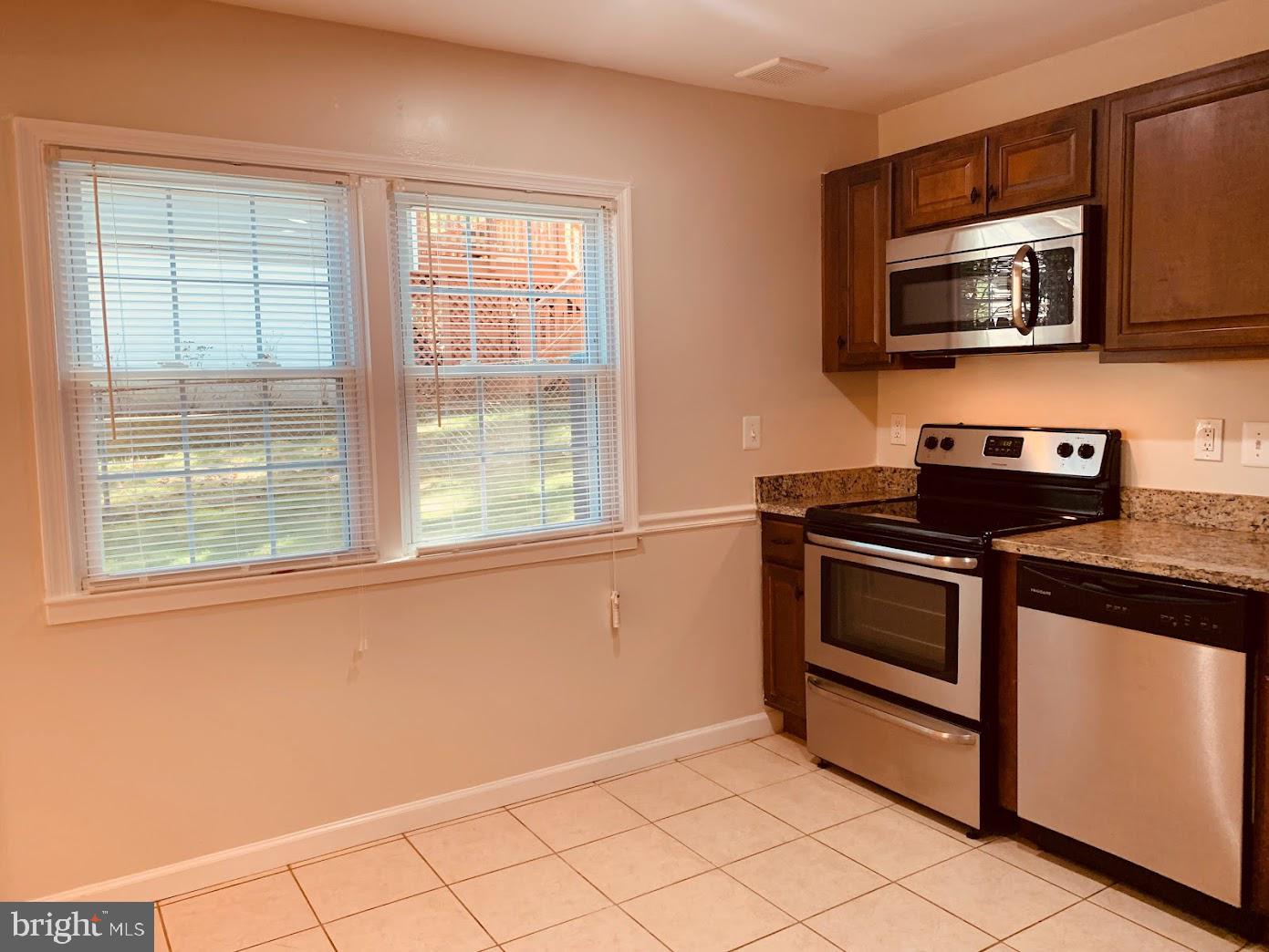 DALE CITY - Residential Lease