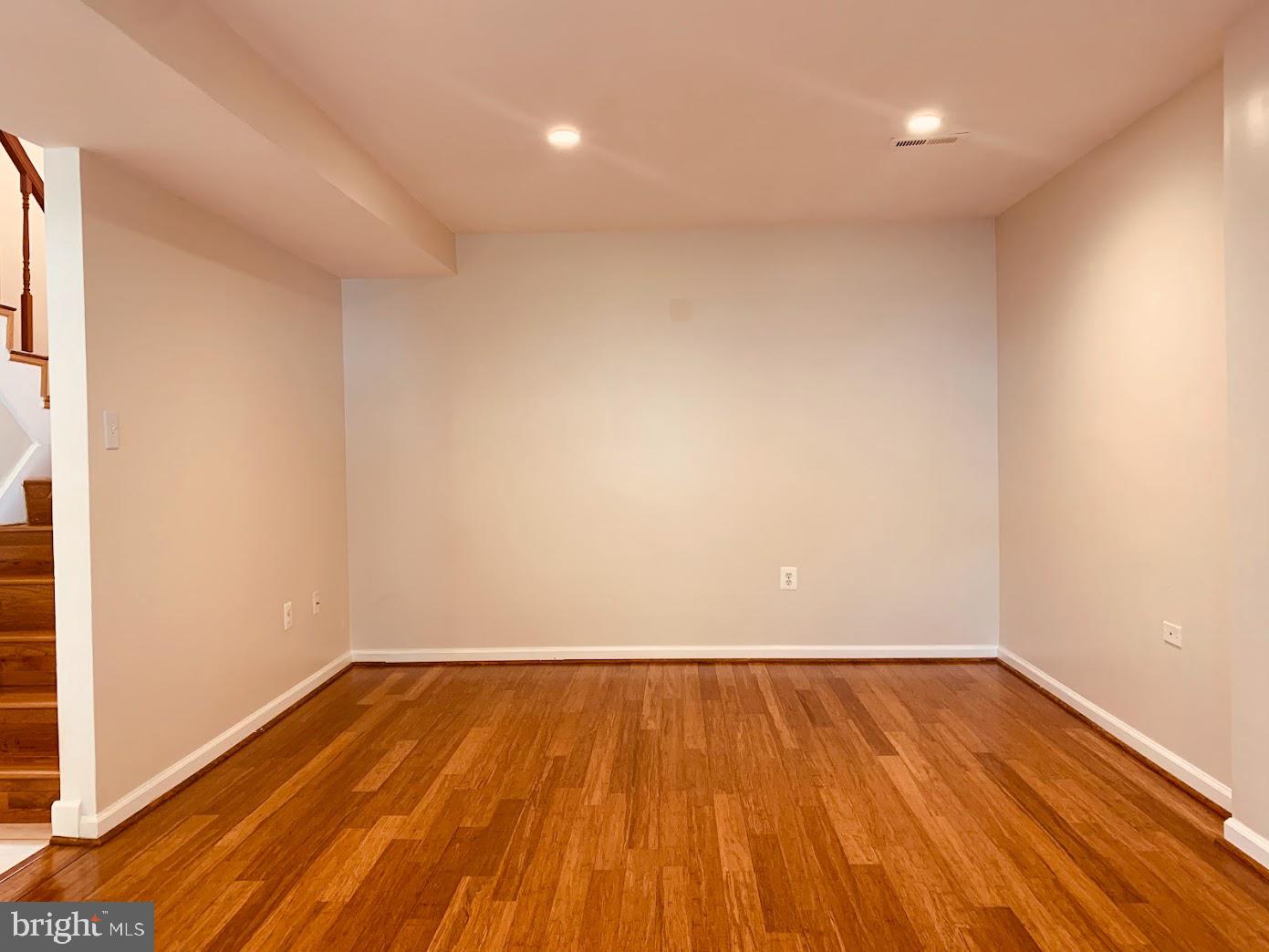 DALE CITY - Residential Lease