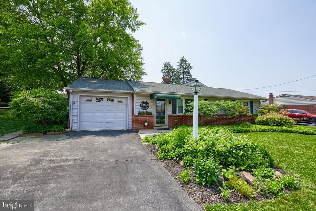 Photo of 12 Casey Drive, WILLOW STREET, PA 17584 (MLS # PALA2071444)