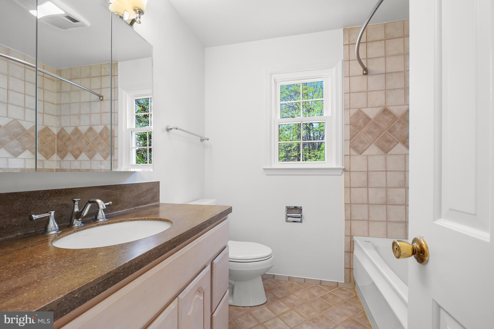 NORBECK ESTATES - Residential