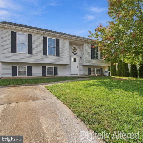 Photo of 163 Grand Drive, TANEYTOWN, MD 21787 (MLS # MDCR2038220)