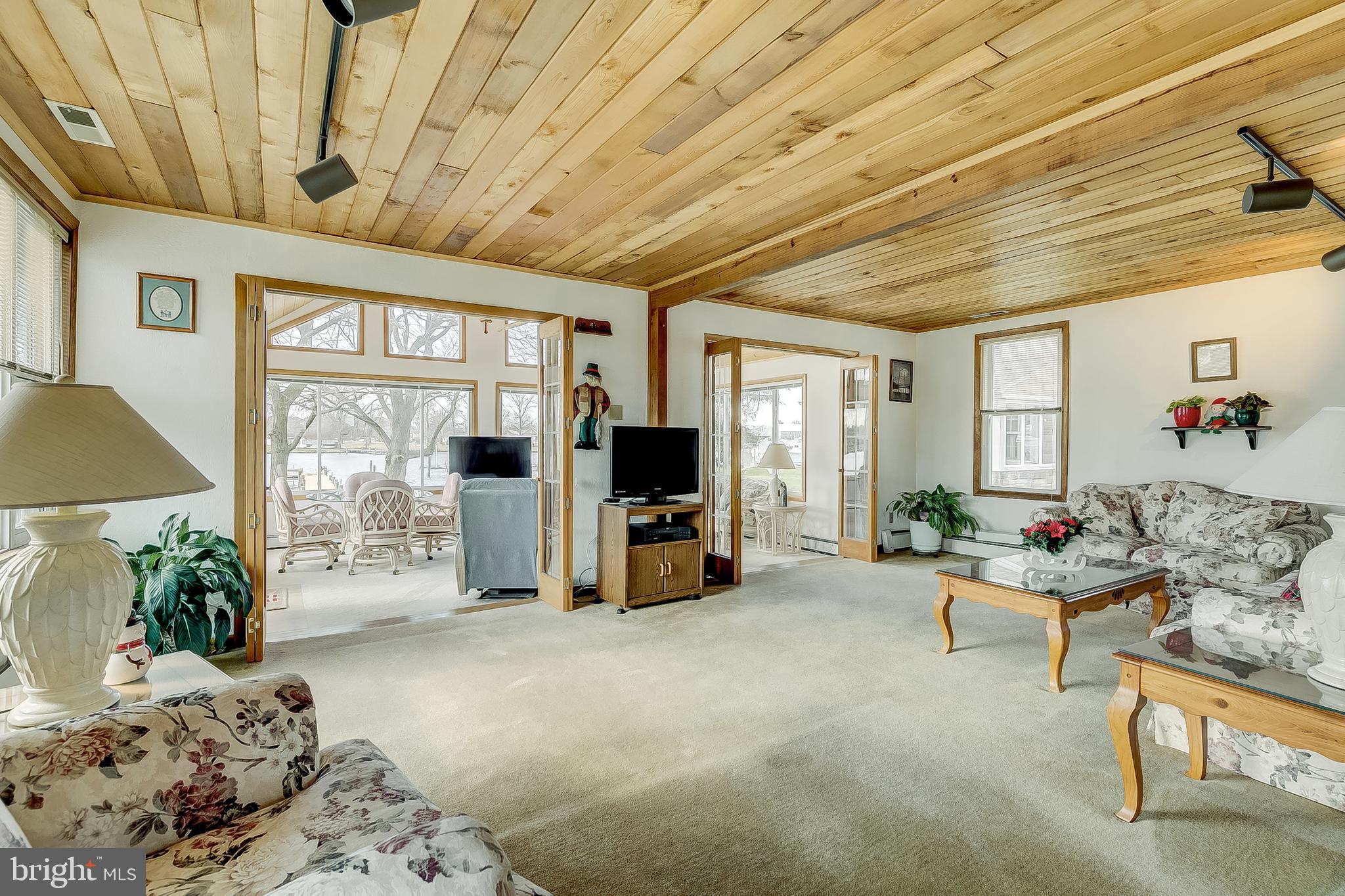 BOWLEYS QUARTERS - Residential