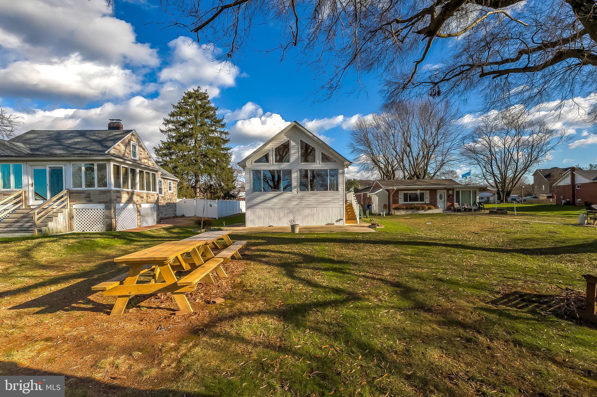 BOWLEYS QUARTERS - Residential