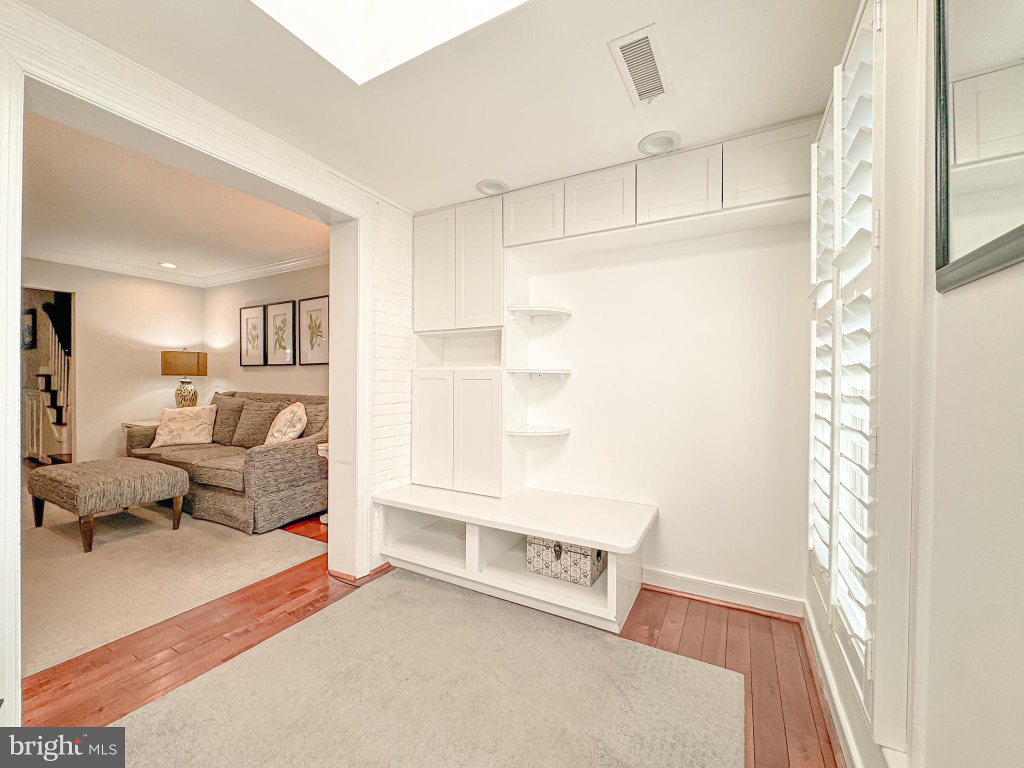 KENMORE TOWNHOME - Residential