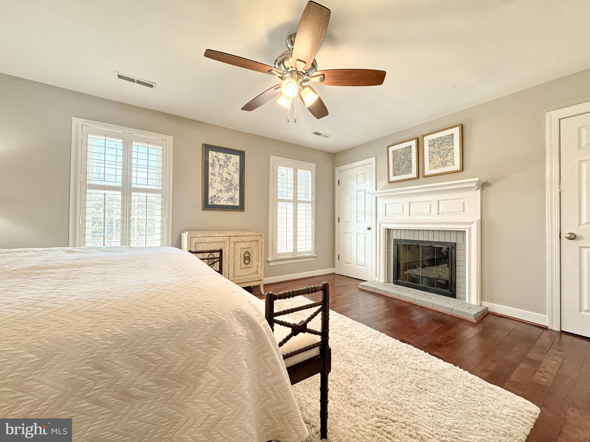 KENMORE TOWNHOME - Residential