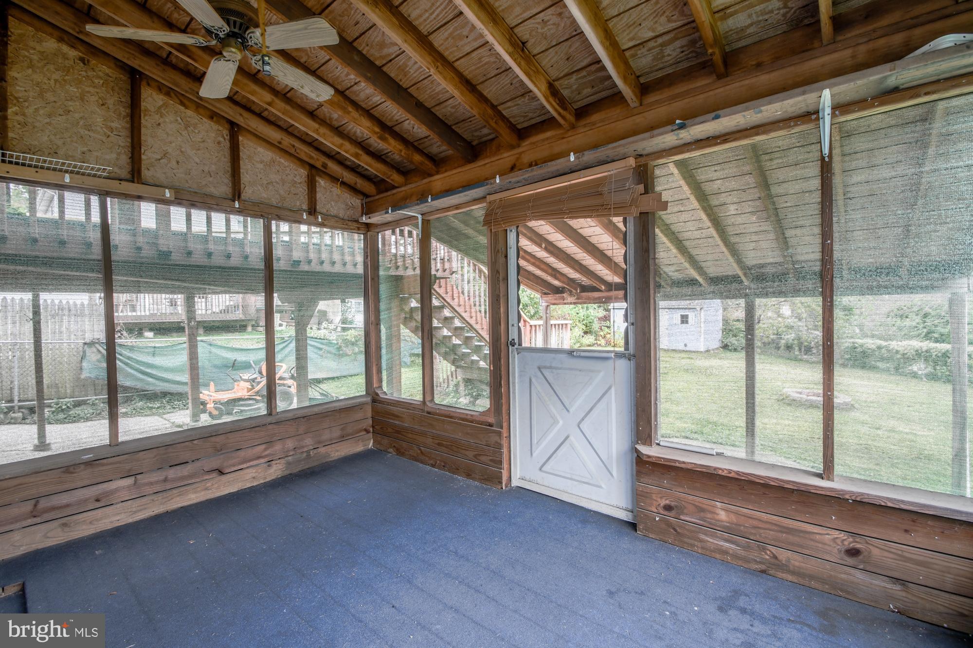 ROSLYN - Residential