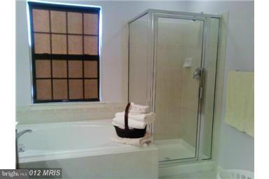 LAKELAND PLACE - Residential