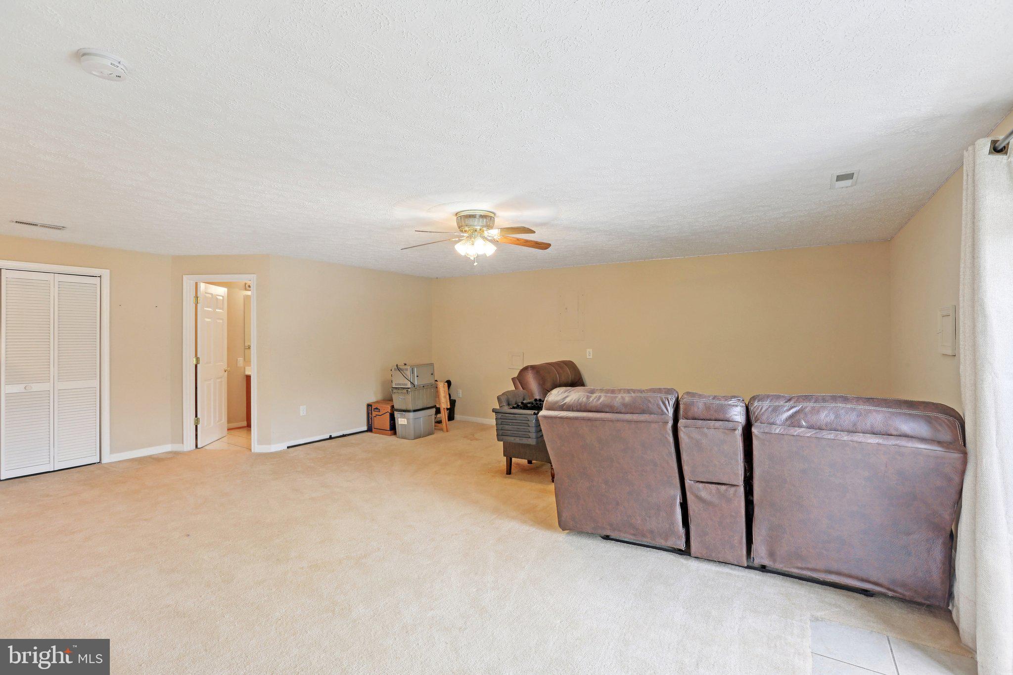 WILLIAMSBURG - Residential